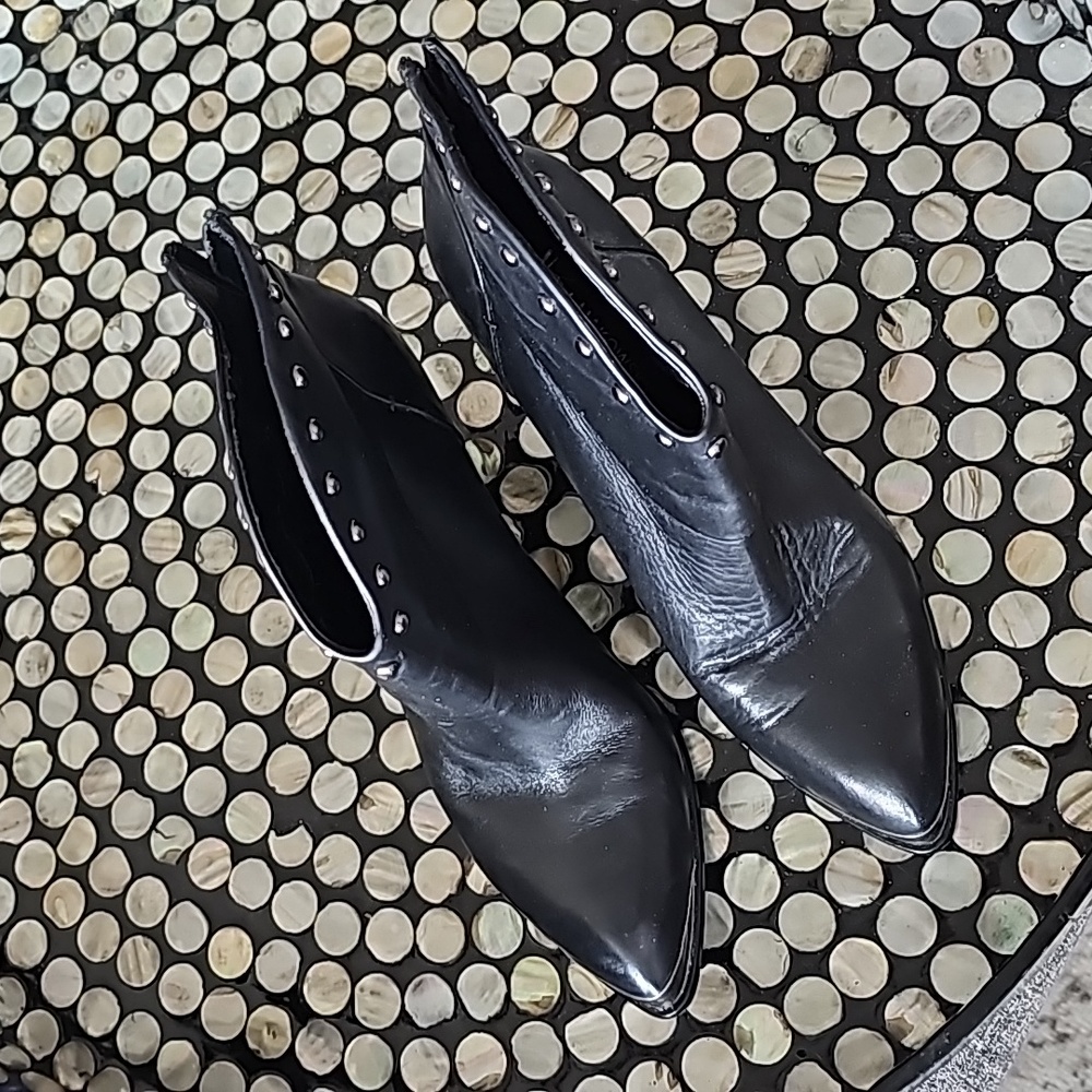 NWOT B MAKOWSKY ANKLE BOOTS